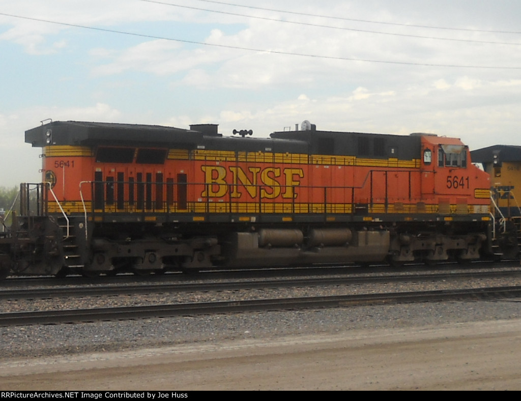 BNSF 5641